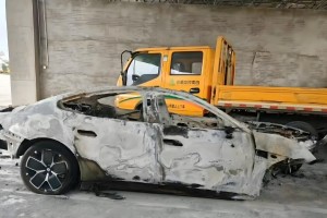 “全顺汽车” 全顺汽车门锁住打不开？