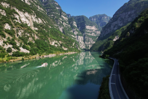 旅游景点︰(旅游景点推荐)