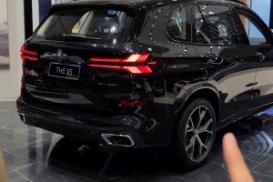 宝马x5m报价〃奔驰100万左右的车型有哪些