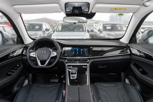 长安汽车所有车型图片︰(长安汽车所有车型图片内饰)