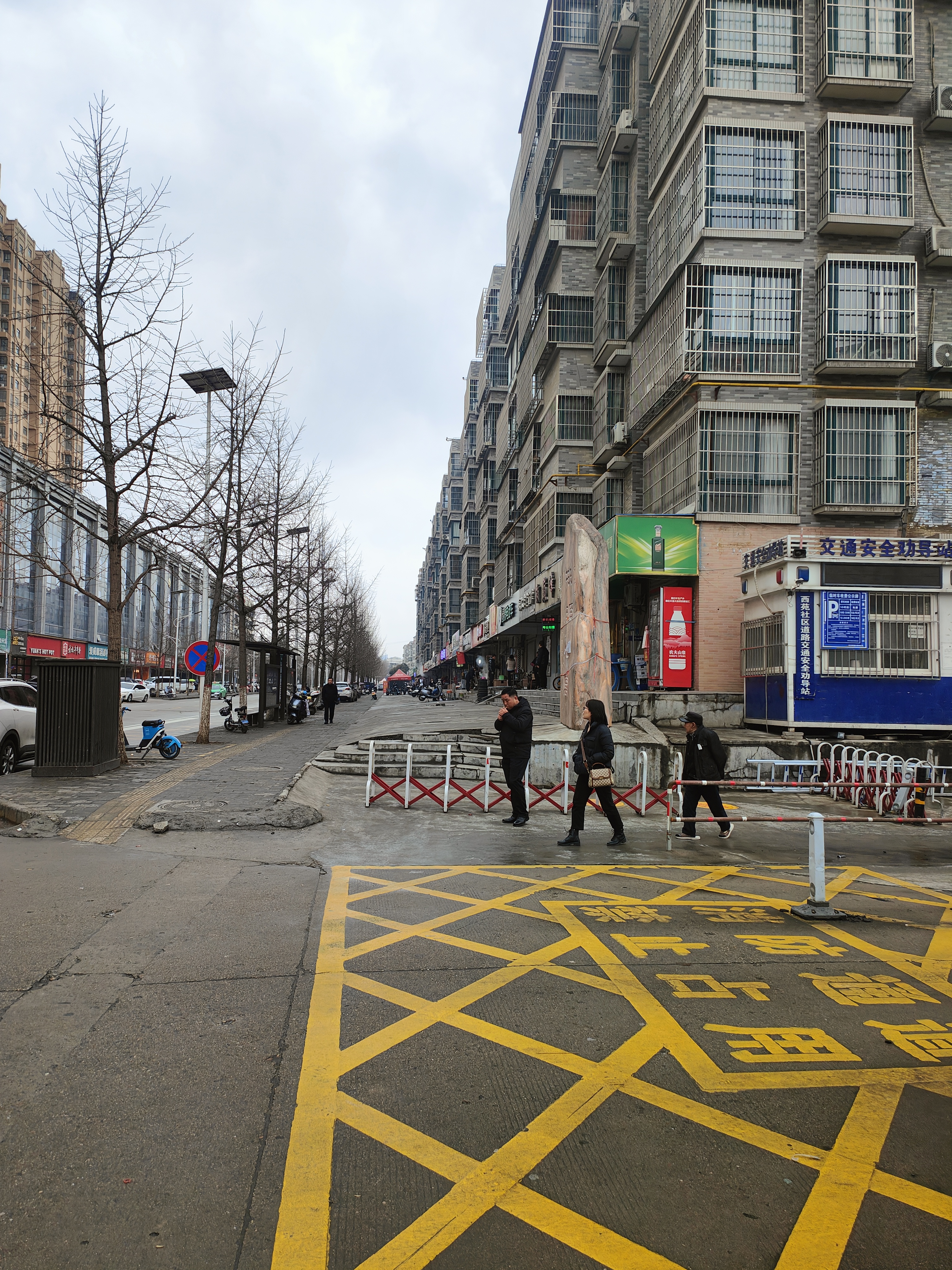 疫情没封控的地区-没有疫情封锁小区合理吗-第1张图片