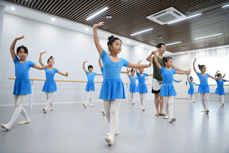 舞蹈学习学校,舞蹈学校主要学什么-第1张图片