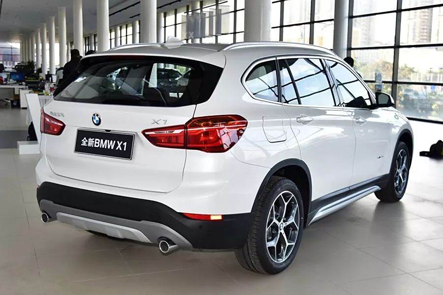 宝马x1越野车,宝马 suv x1-第1张图片