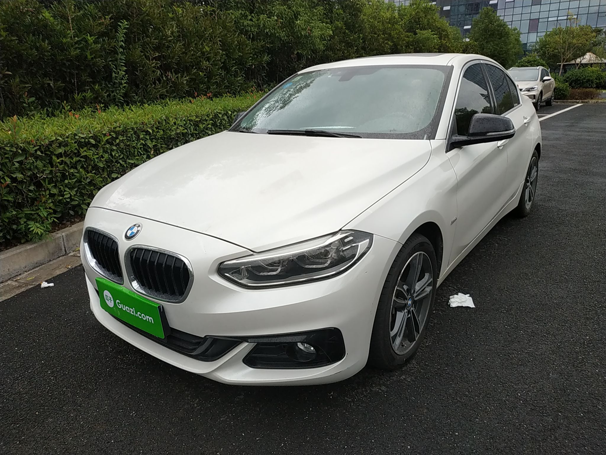 宝马1系118i〃宝马1系118i加几号汽油-第1张图片